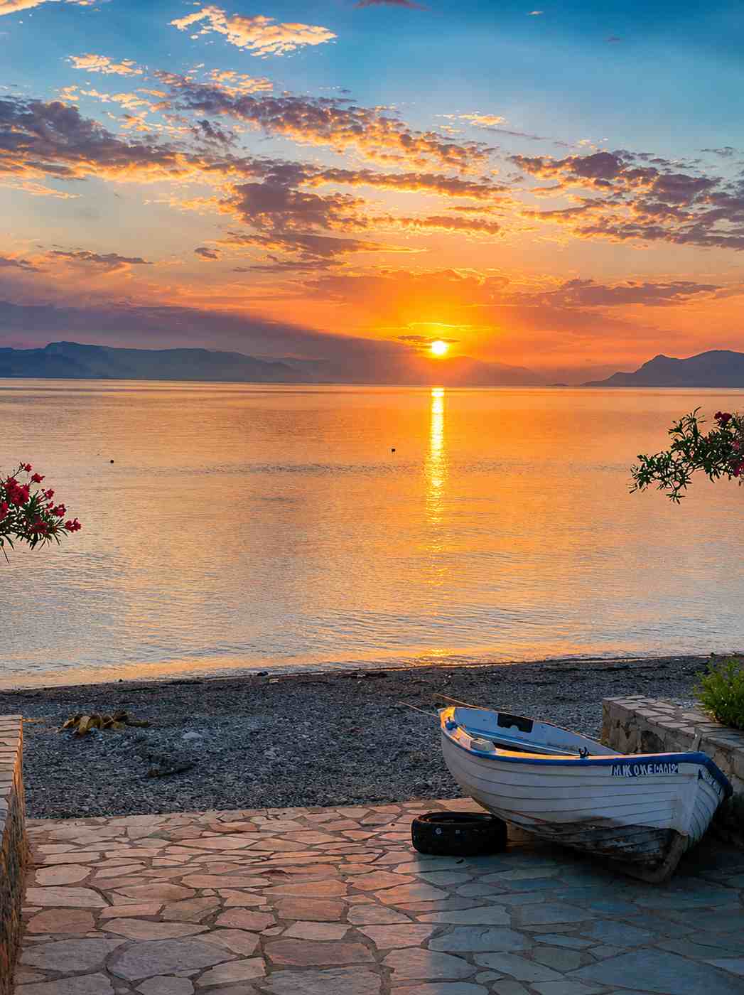 Ηλιοβασίλεμα στην παραλία Ροβιών