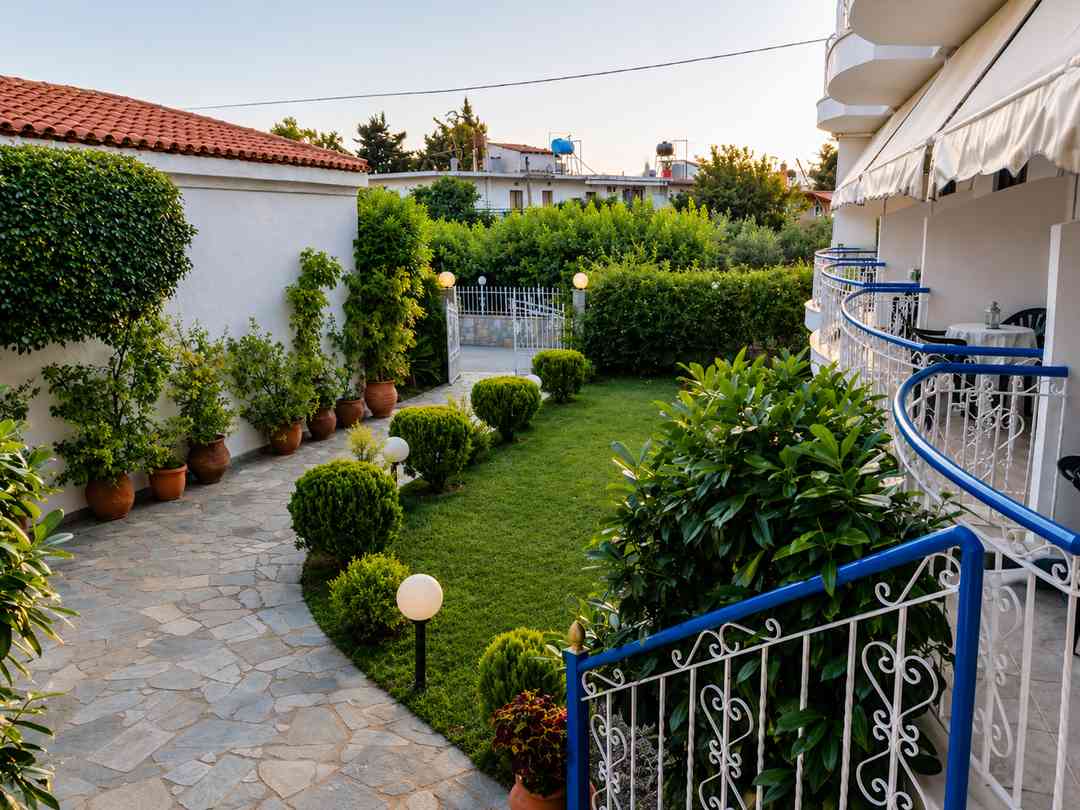 Μονοπάτι κήπου Leventis Apartments